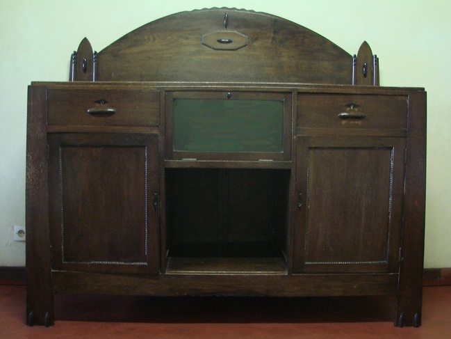 buffet
              <br/>
              Marcia Rooker, 2016-05-01